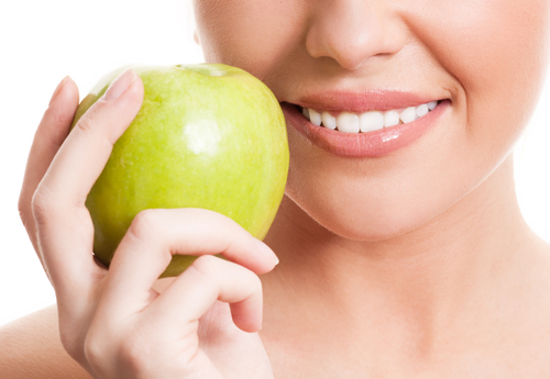 Enhancing Your Smile and Health: The Link Between Oral Health and Nutrition at Incline Dental Care